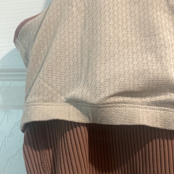 Vuori Rib Crop Tank - Picture 6 of 6